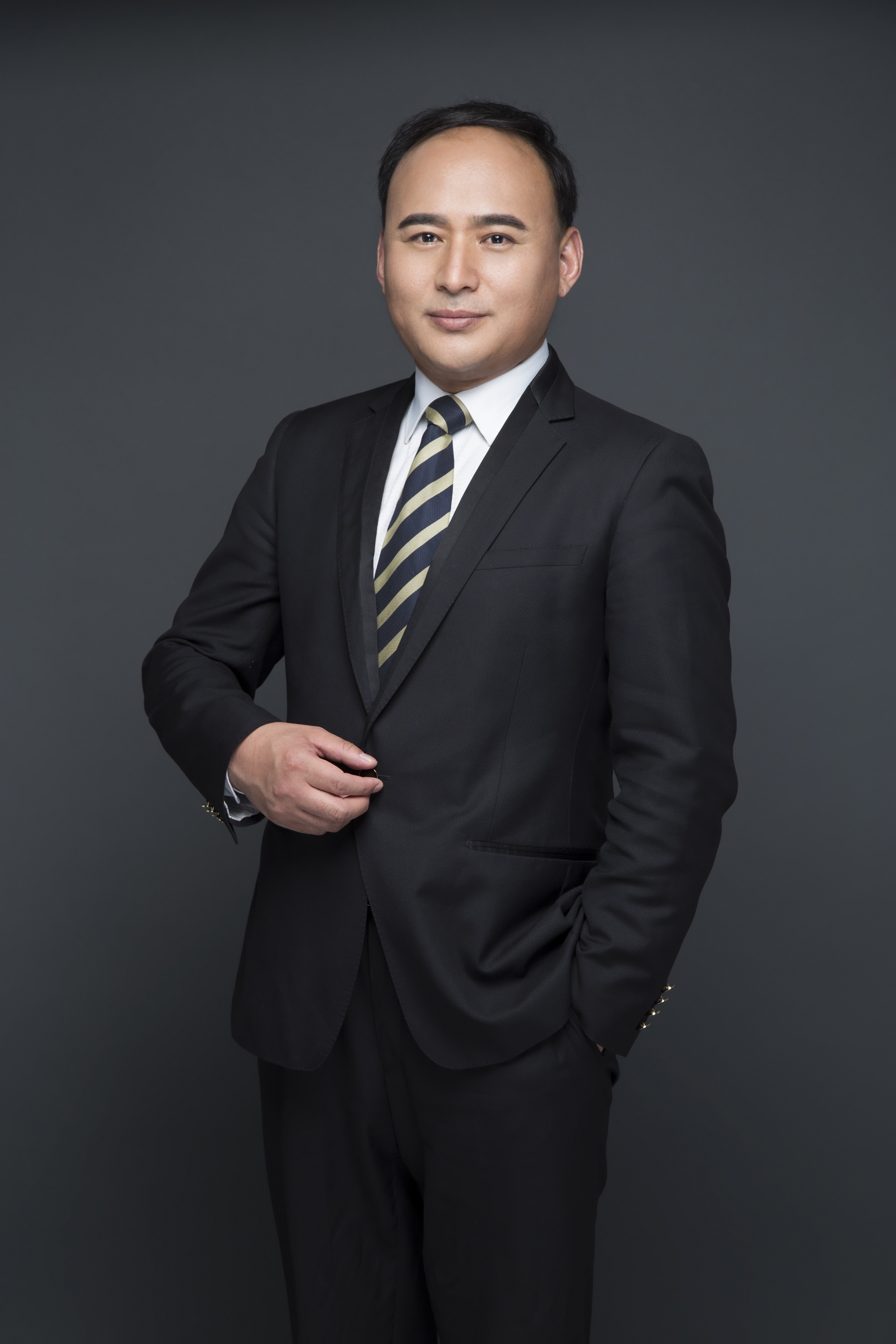 梁现华 包装与印刷设计负责人